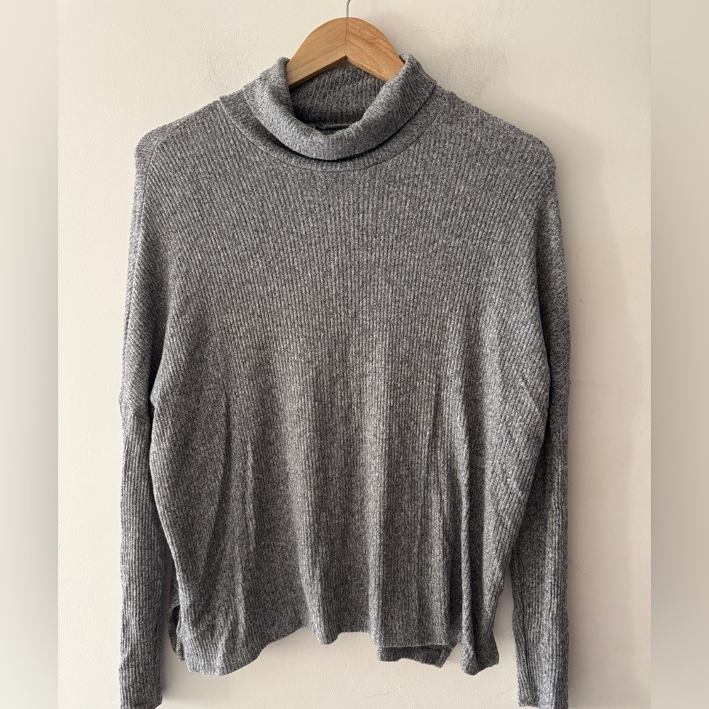 Aerie Charcoal Gray Super Soft Ribbed Turtleneck Sweater